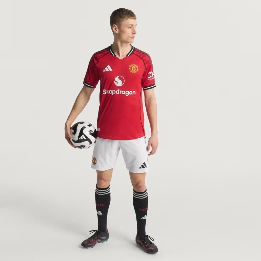 Camisa adidas Manchester United 2025/26 I Jogador - Manto Club