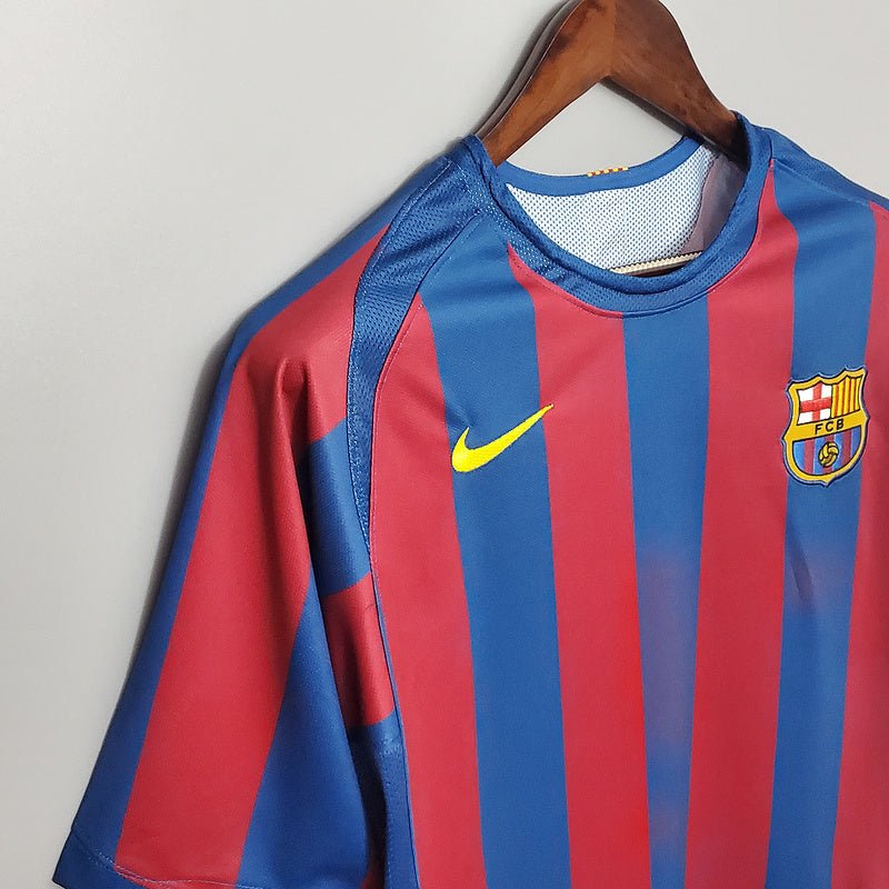 Camisa Barcelona Retrô 2006 Azul e Vermelha - Nike - Manto Club