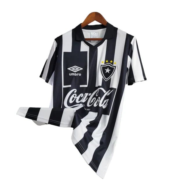 Camisa Botafogo I Retrô 1997 Torcedor Masculina - Branca com listras pretas com patrocínio da Coca Cola - Manto Club