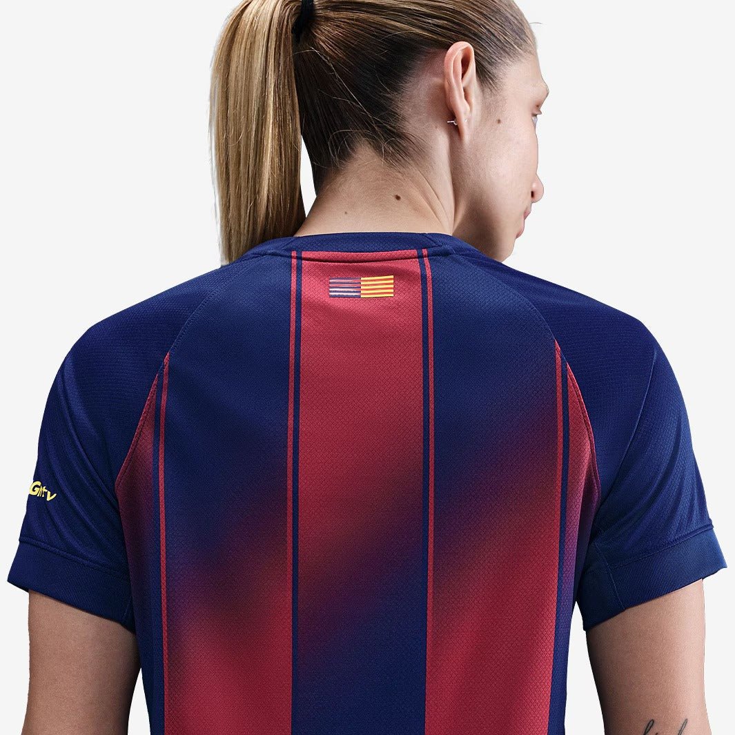 Camisa Feminina Nike Barcelona 2025/26 Torcedor - Manto Club
