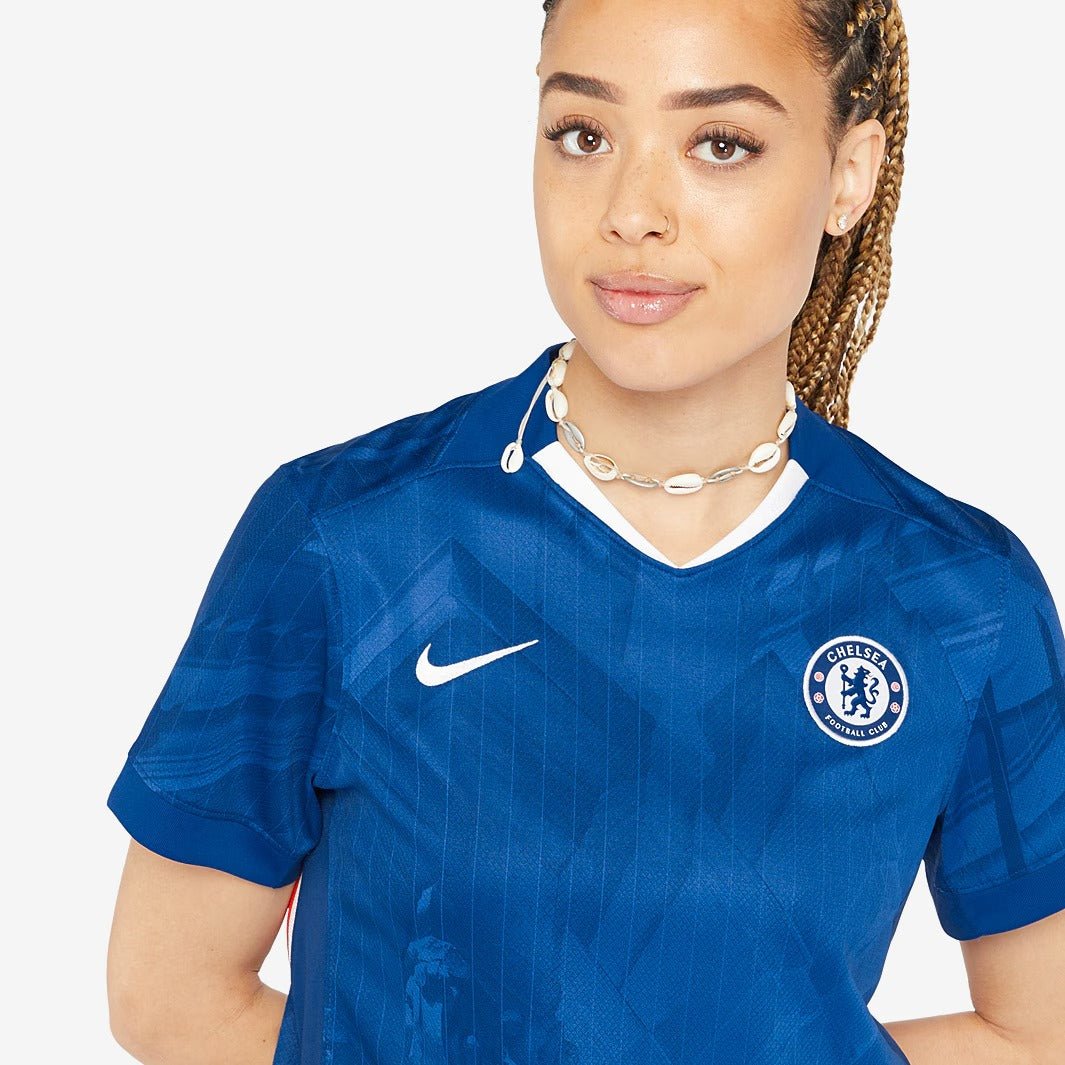 Camisa Feminina Nike Chelsea 2025/26 I Torcedor - Manto Club