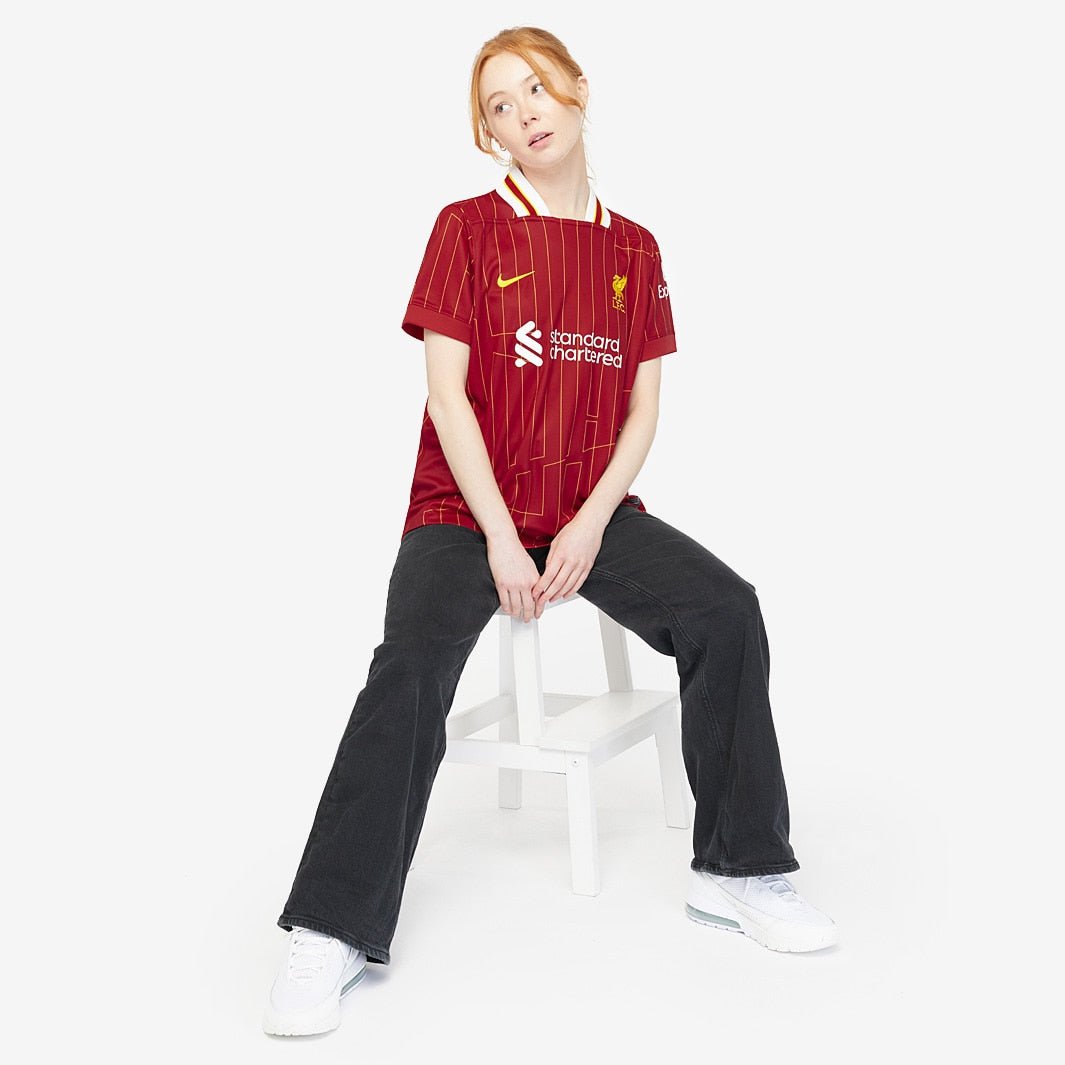 Camisa Feminina Nike Liverpool FC 2024/25 I Torcedora - Manto Club