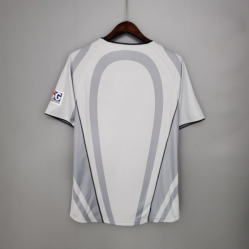Camisa PSG Retrô 2001/2002 Branca e Cinza - Nike - Manto Club