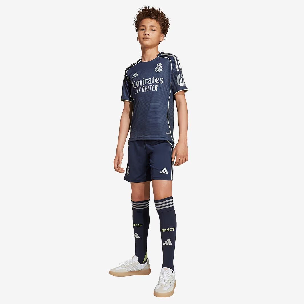 Conjunto Infantil adidas Real Madrid 2025/26 II - Manto Club