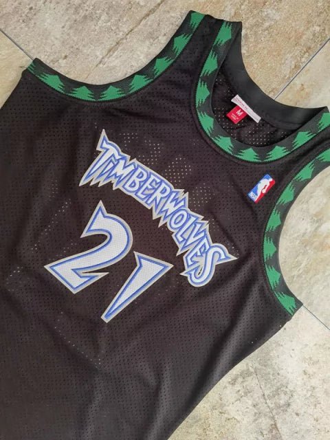 Regata NBA Atlanta Hawks Retrô 1997 - 1998 Mitchell & Ness Authentic Garnett 21 - Preta - Manto Club