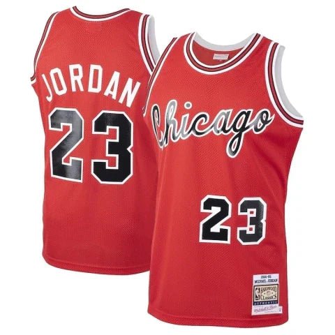 Regata NBA Chicago Bulls Retrô 1984 - 1985 Mitchell & Ness Authentic Jordan 23 - Vermelha - Manto Club
