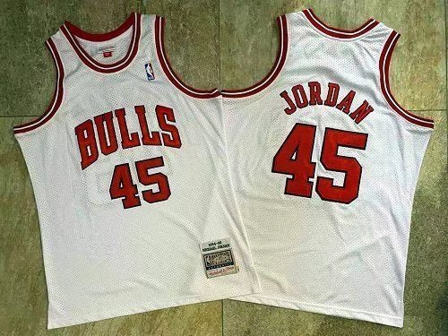 Regata NBA Chicago Bulls Retrô 1994 - 1995 Mitchell & Ness Authentic Jordan 45 - Branca - Manto Club