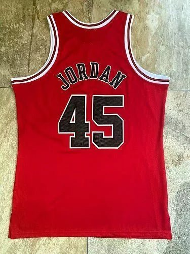 Regata NBA Chicago Bulls Retrô 1994 - 1995 Mitchell & Ness Authentic Jordan 45 - Vermelha - Manto Club