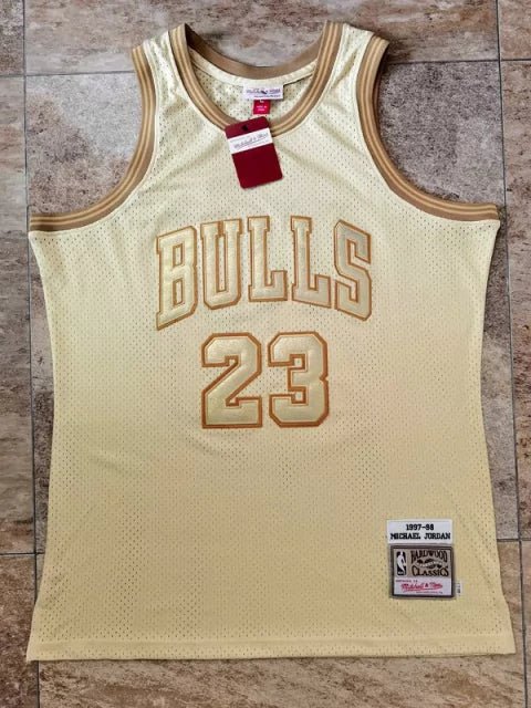 Regata NBA Chicago Bulls Retrô 1997 - 1998 Mitchell & Ness Authentic Jordan 23 - Bege - Manto Club