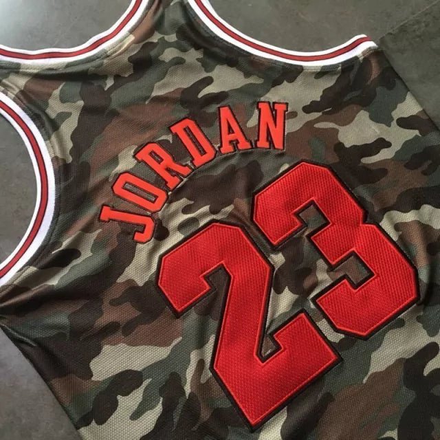 Regata NBA Chicago Bulls Retrô 1997 - 1998 Mitchell & Ness Authentic Jordan 23 - Camuflada - Manto Club