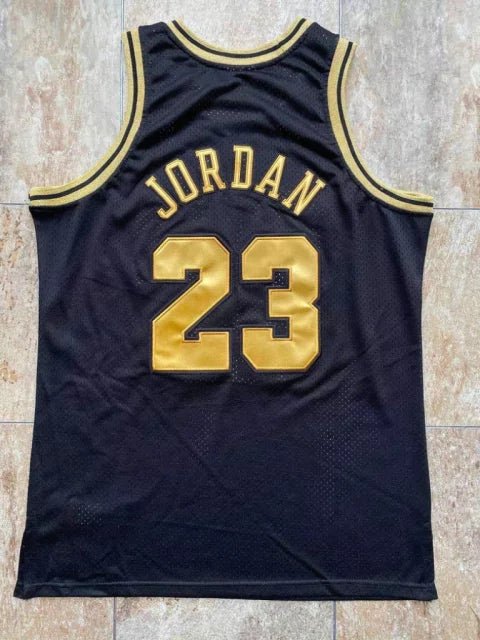 Regata NBA Chicago Bulls Retrô 1997 - 1998 Mitchell & Ness Authentic Jordan 23 - Preta - Manto Club