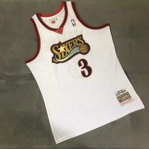 Regata NBA Philadelphia 76ers Retrô 1997 - 1998 Nike Authentic Iverson 3 - Branca - Manto Club