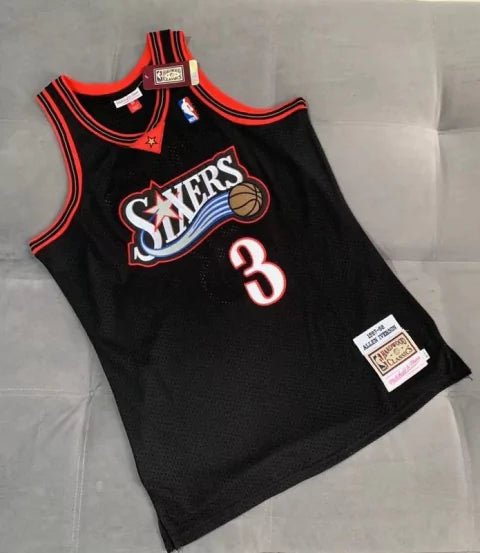 Regata NBA Philadelphia 76ers Retrô 1997 - 1998 Nike Authentic Iverson 3 - Preta - Manto Club