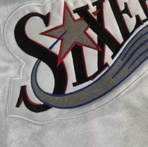 Regata NBA Philadelphia 76ers Retrô 2000 - 2001 Nike Authentic Iverson 3 - Branca - Manto Club