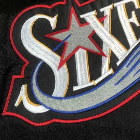 Regata NBA Philadelphia 76ers Retrô 2000 - 2001 Nike Authentic Iverson 3 - Preta - Manto Club