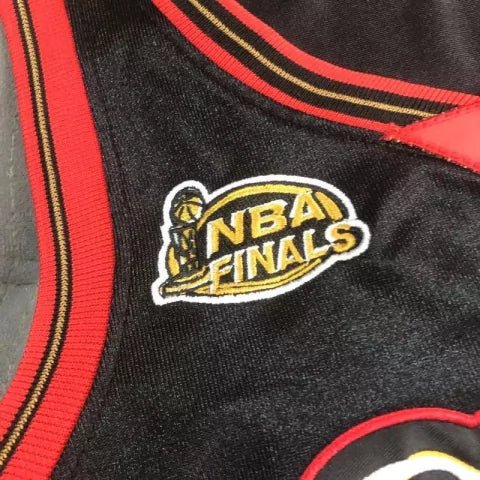 Regata NBA Philadelphia 76ers Retrô 2000 - 2001 Nike Authentic Iverson 3 - Preta - Manto Club